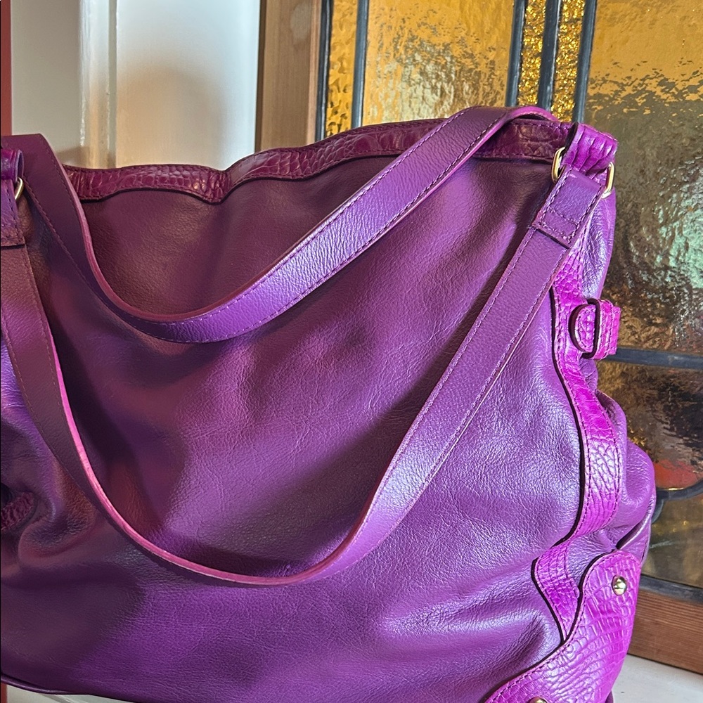 Gorgeous vintage leather Tote Bag in vibranf purple. Excellent condition - Picture 5 of 8